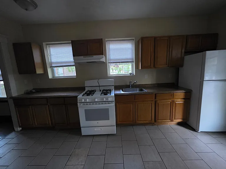 726 Elm St #B1 — Photo 3