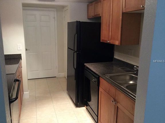 5th image of 255 Lewfield Cir