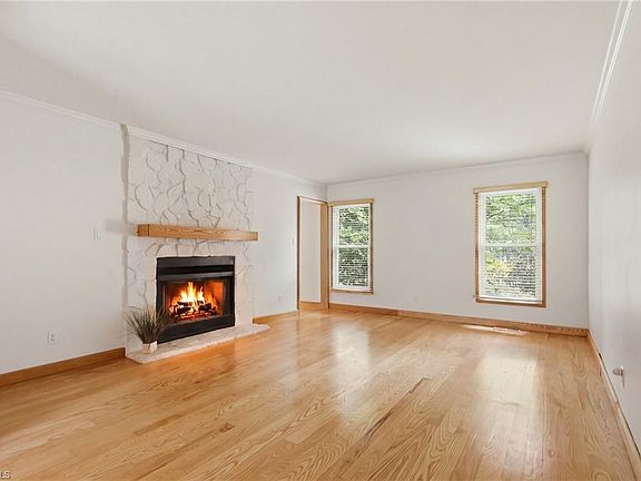 5th image of 905 Northshore Ct
