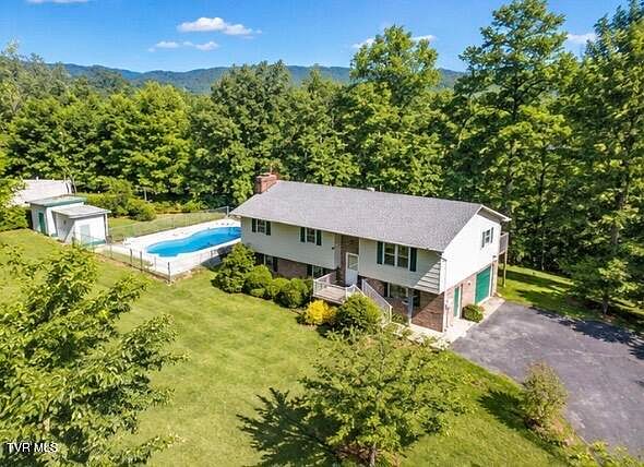 1st image of 134 Independence Ln