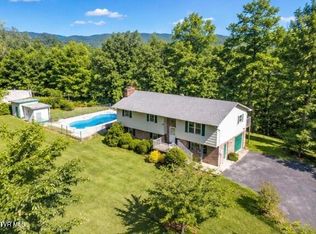 134 Independence Ln, Elizabethton, TN 37643