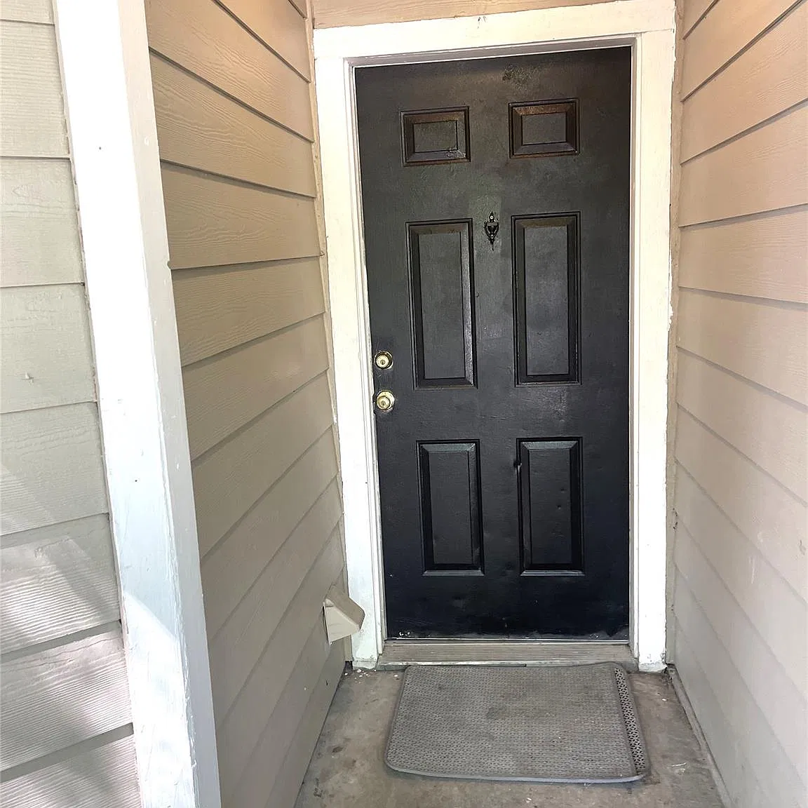 2 bed, 1.0 bath, 1005 sqft, $1,100 — Photo 2