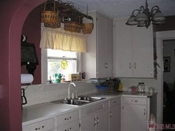 5th image of 1453 Sheridan Ave NE