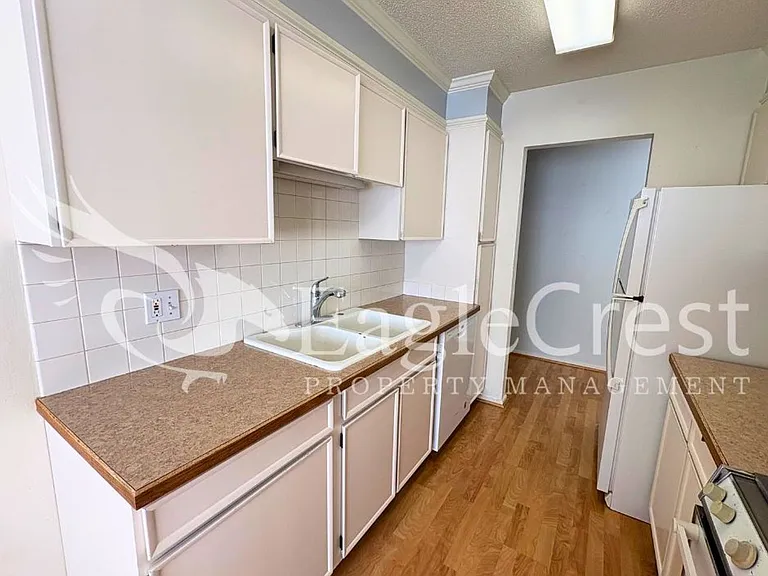 364 Catherine St #M1 — Photo 24