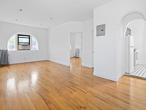 5th image of 203 Baltic St #E1