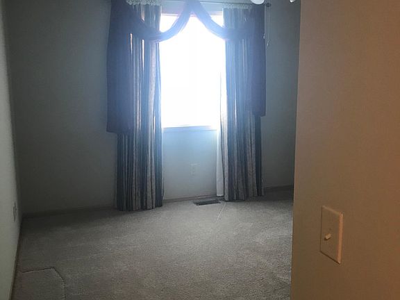 3rd image of 3509 Grainger Pkwy