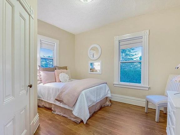 2nd image of 11 Peralta Ave APT 3