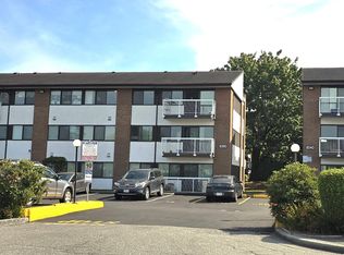8060 Ryan Rd #301, Richmond, BC V7A2E4