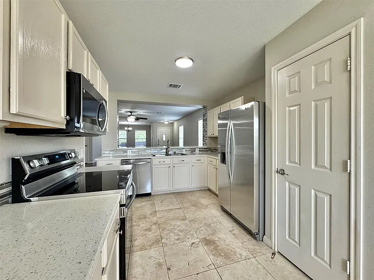 204 Woodley Rd — Photo 8