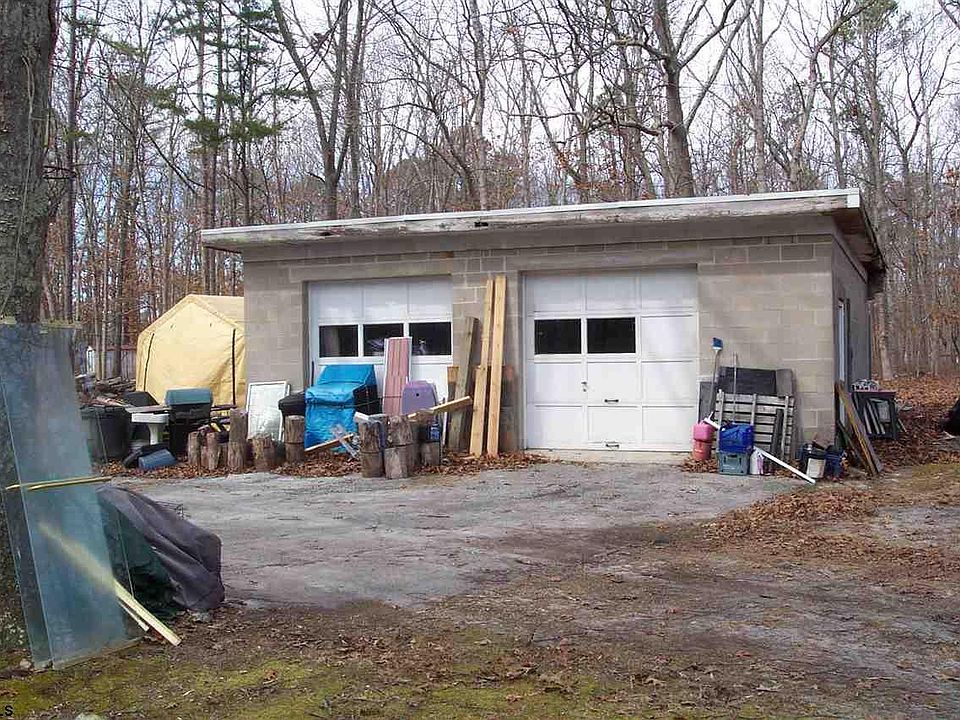 2nd image of 210 Leap St