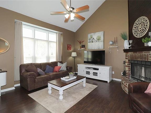 4th image of 6452 Brockway St
