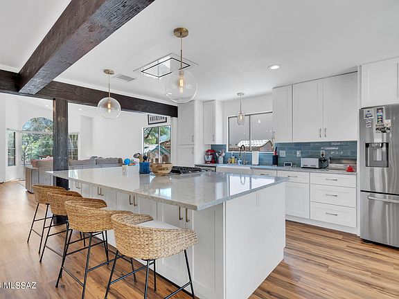 4th image of 10241 N Oak Knoll Ln