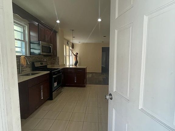4th image of 104-47 115th St #1