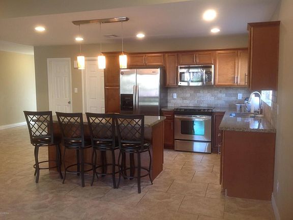 KITCHEN WITH ISLAND