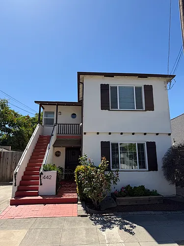 442 E Saint James St Photo 1