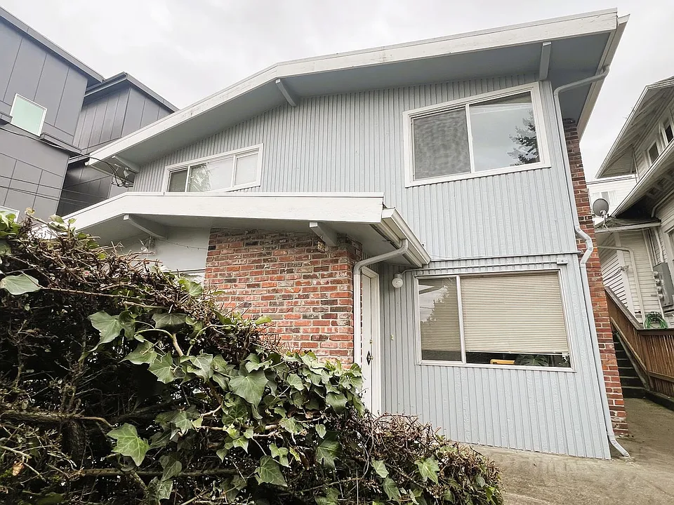 633 W Emerson Street