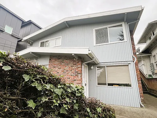 633 W Emerson Street Photo 1