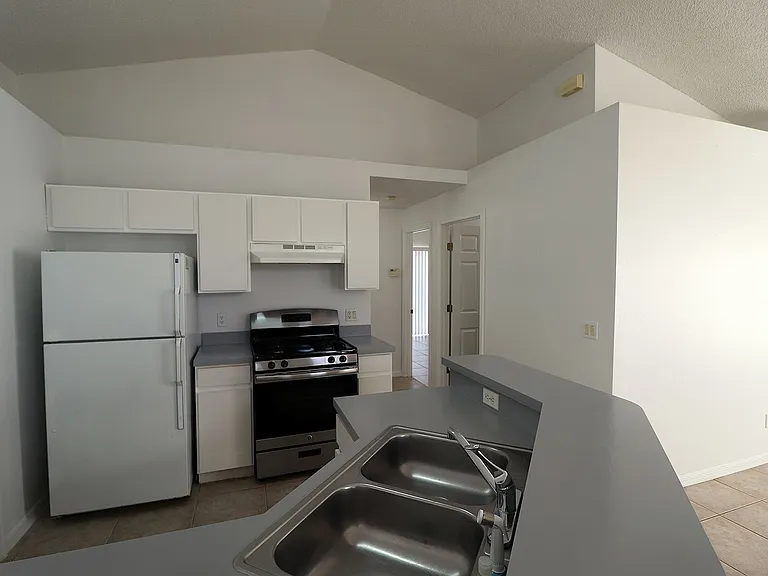 7616 Pine Nest Ct — Photo 8