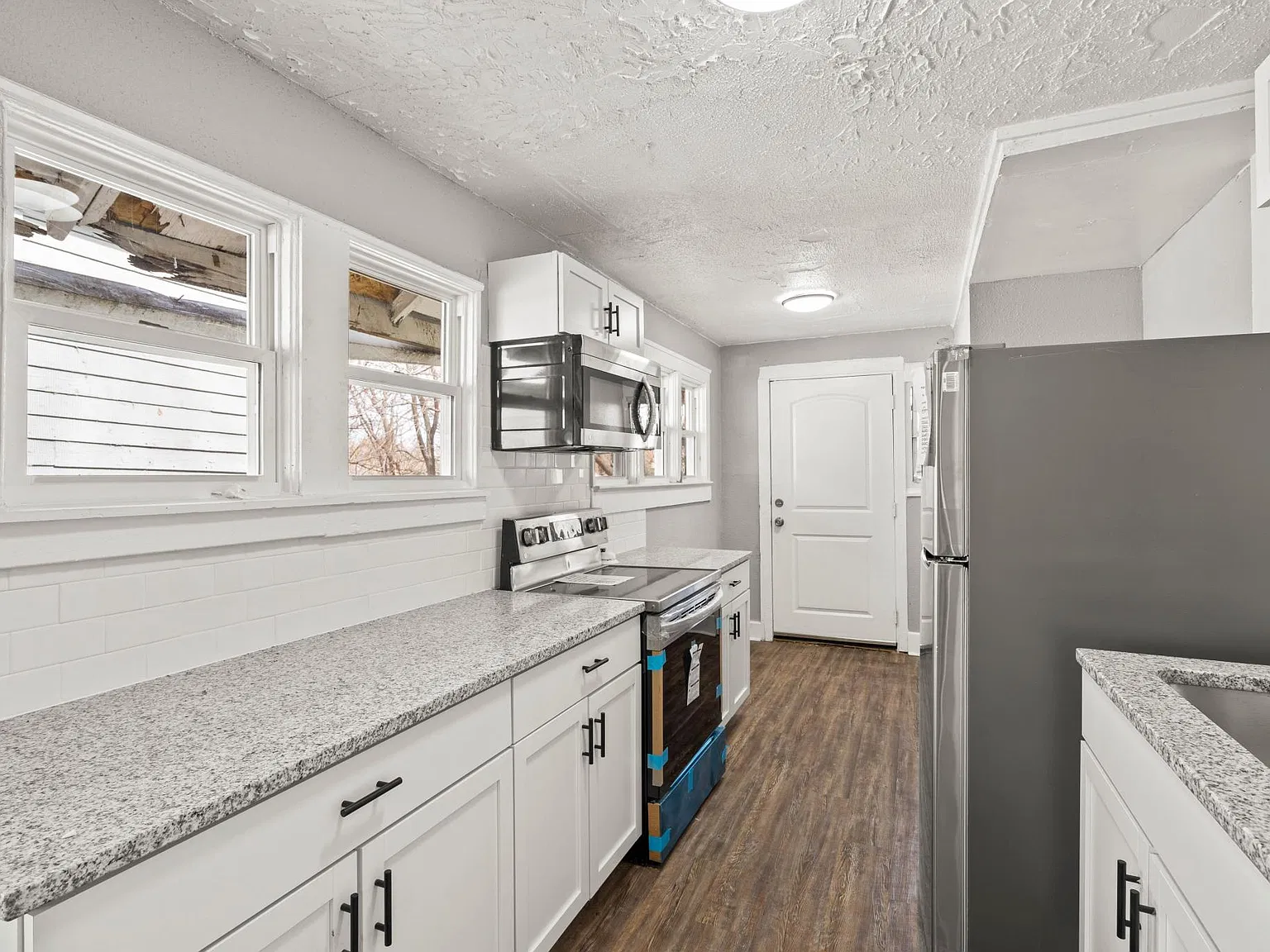 3 bed, 1200 sqft, $1,250 — Photo 3