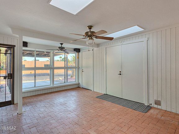 4th image of 77 W Calle Del Lago
