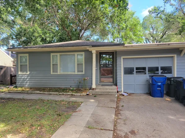 1316 W 19th Ter, Lawrence, KS 66046