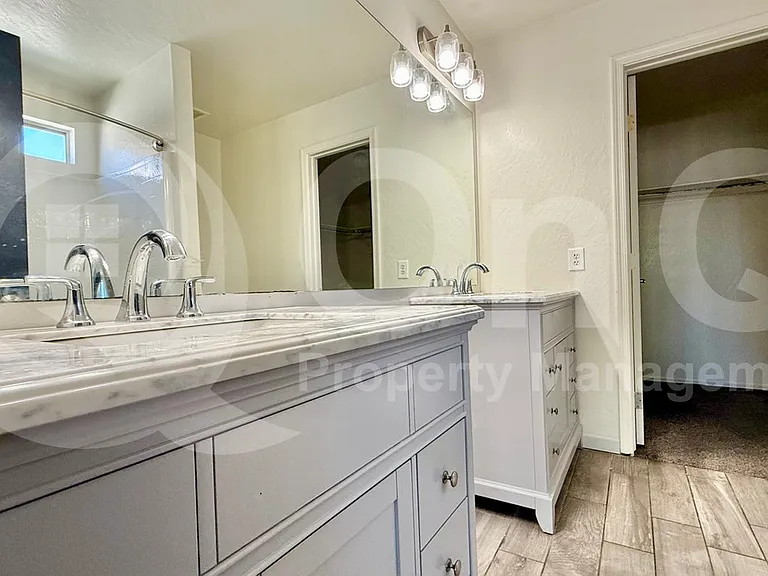 2075 E Appaloosa Rd — Photo 18