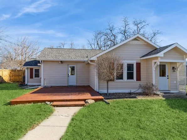 3915 69th St, Urbandale, IA 50322