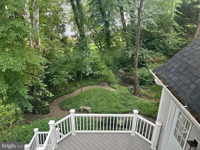 221 Spring Race Ct — Photo 32
