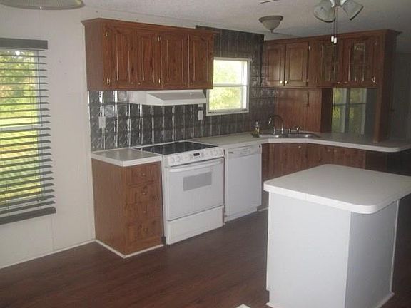 4th image of 399 Eastern Valley Ln