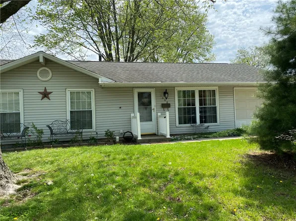 1608 S 2nd St, Mattoon, IL 61938