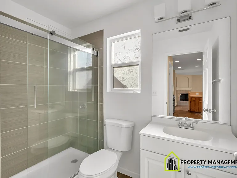 10118 Hampton Oak Dr — Photo 21