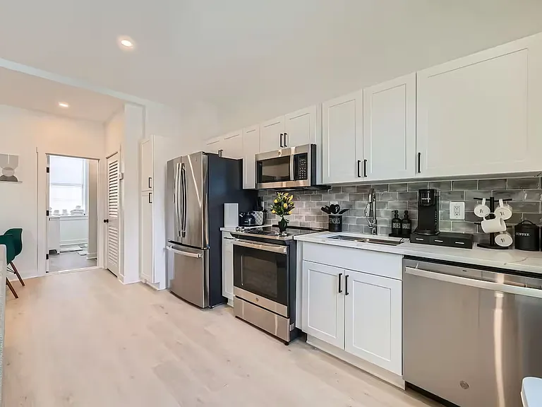 731 S Ann St #2 — Photo 3
