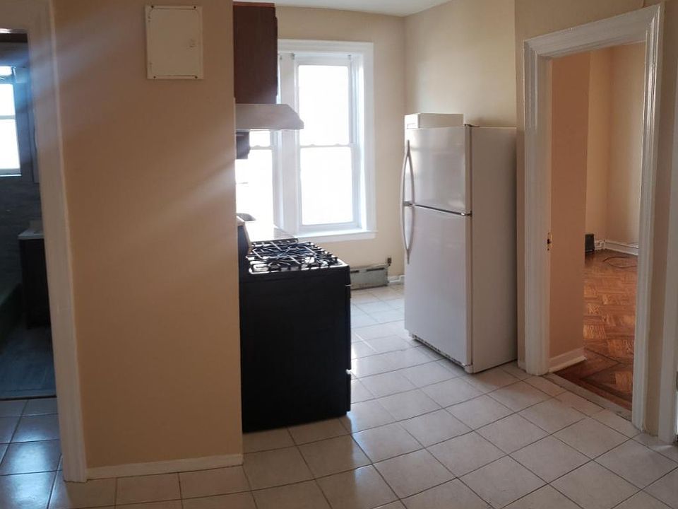 1st image of 678 Rockaway Pkwy #2F