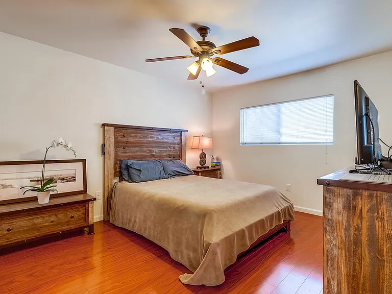1859 1/2 Grand Ave #1 — Photo 17
