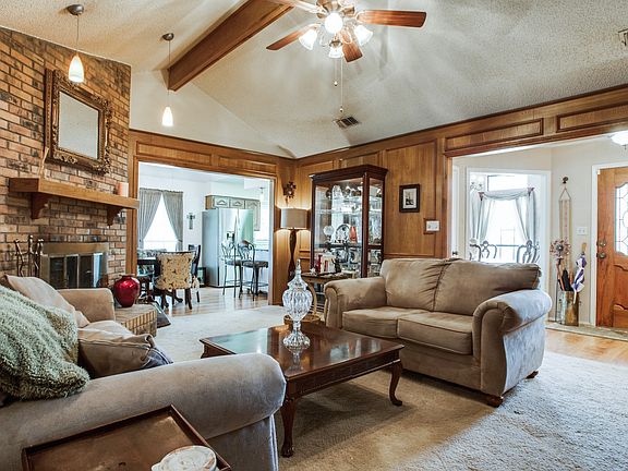 4th image of 10177 Stoneleigh Dr