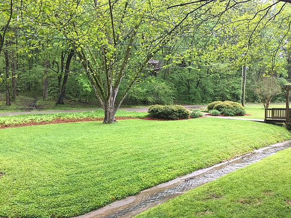 3rd image of 106 Forest Hill Dr