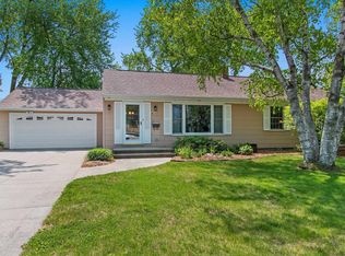 439 Lowell Pl, Neenah, WI 54956