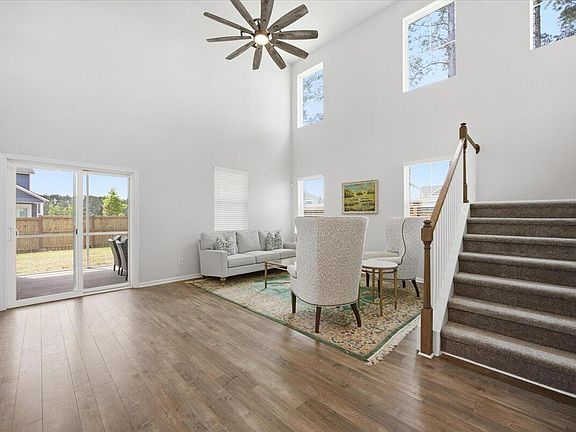 3rd image of 108 Woodland Oak Way