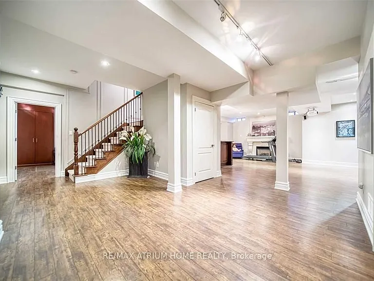 18 Soleil Blvd — Photo 10