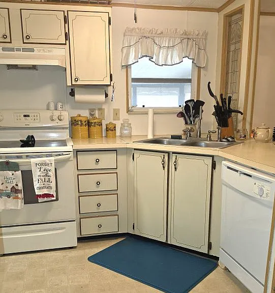 259 S Dolphin Cir — Photo 9