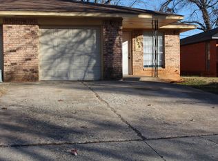 4026 Parkwoods Ln, Oklahoma City, OK 73110