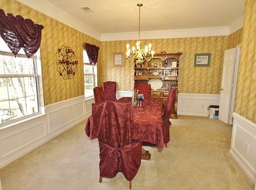 5th image of 122 Greenhill Ln
