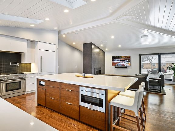 5th image of 3807 Xerxes Ave S