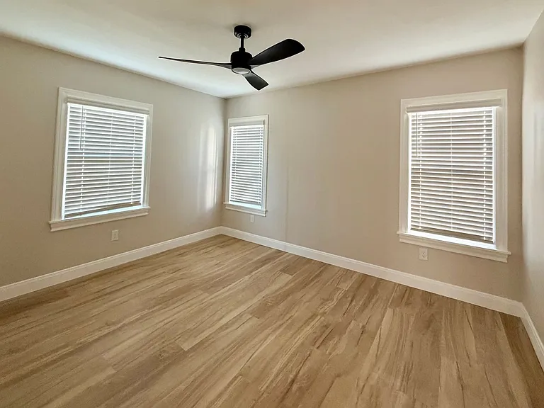 1214 Donaldson Ave — Photo 13