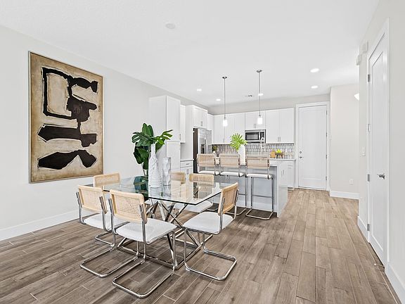 3rd image of 1406 SW 4th Avenue #1406