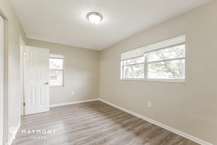 705 Maple Ave — Photo 7