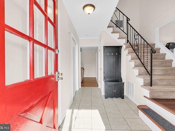 3rd image of 112 Mountain View Rd