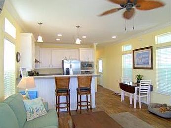 4th image of 29 NE Indian River Dr