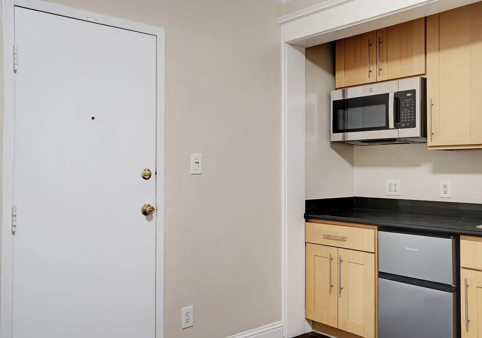 Taylor Street Apartments — Photo 1