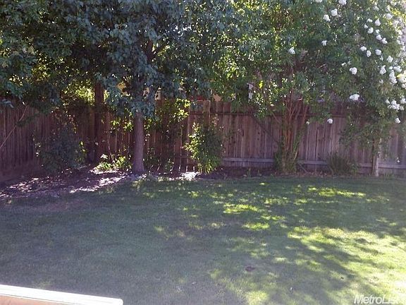 3rd image of 2202 W Paloma Ave